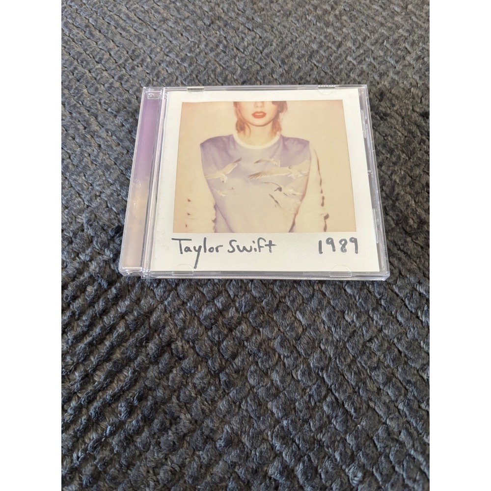Taylor Swift 1989 CD 2014 Big Machine Records 13 Track Standard Edition